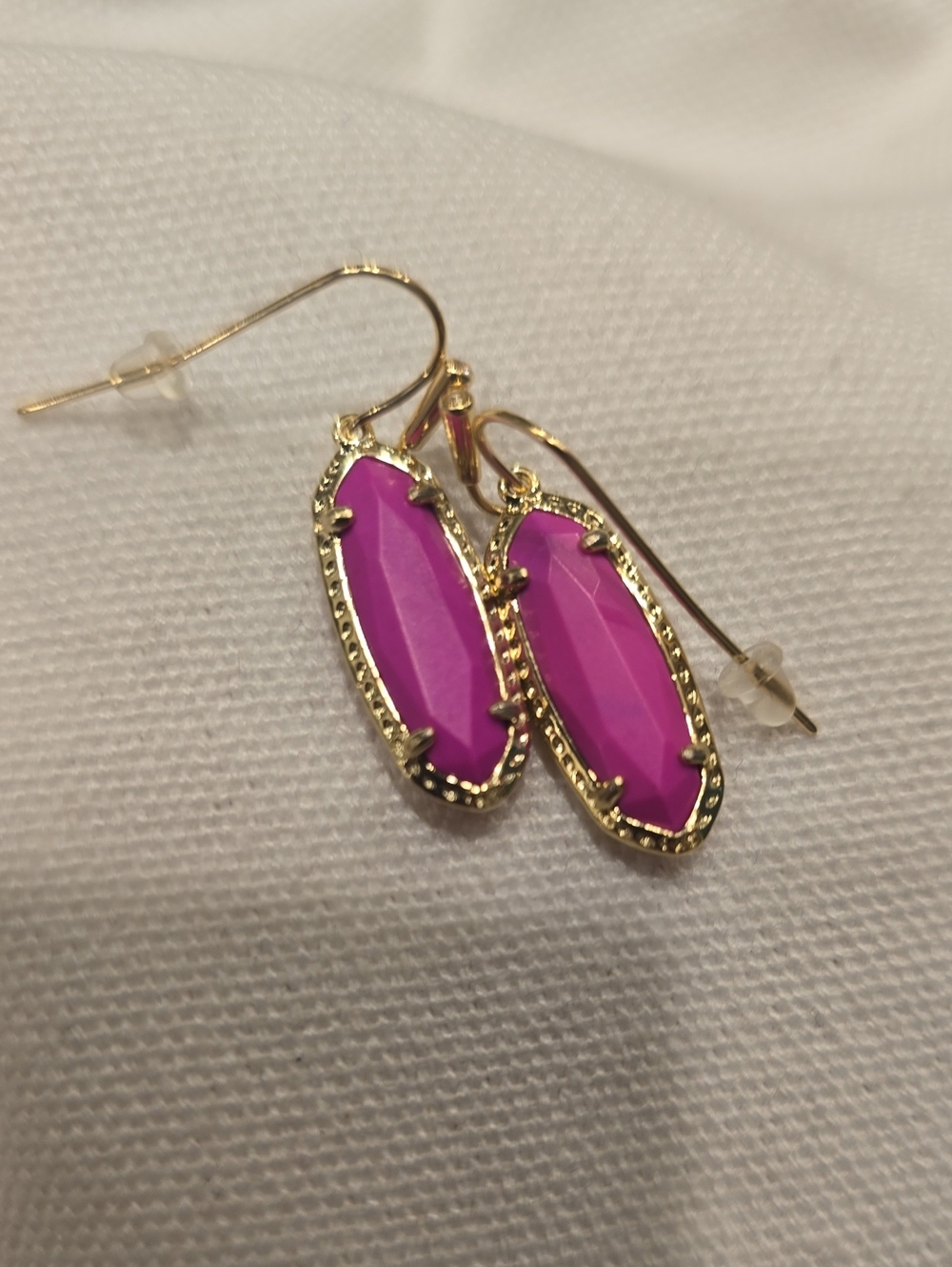 Gold-Frame Magenta Drop Earrings